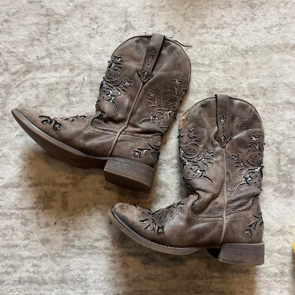 Justin Roper Womens Brown Western Cowboy Boots Size 6.5 Silver Floral Cutout